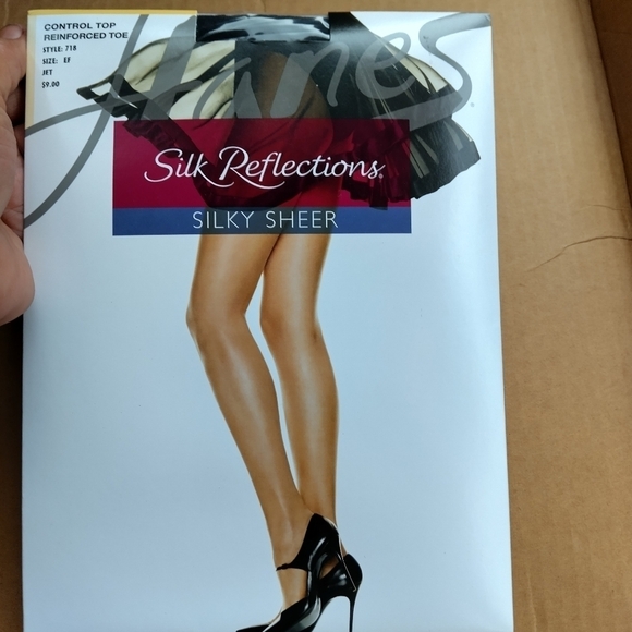 New Women's Hanes Silk Reflections Silky Sheer Pantyhose Size EF Jet Black - Picture 1 of 2